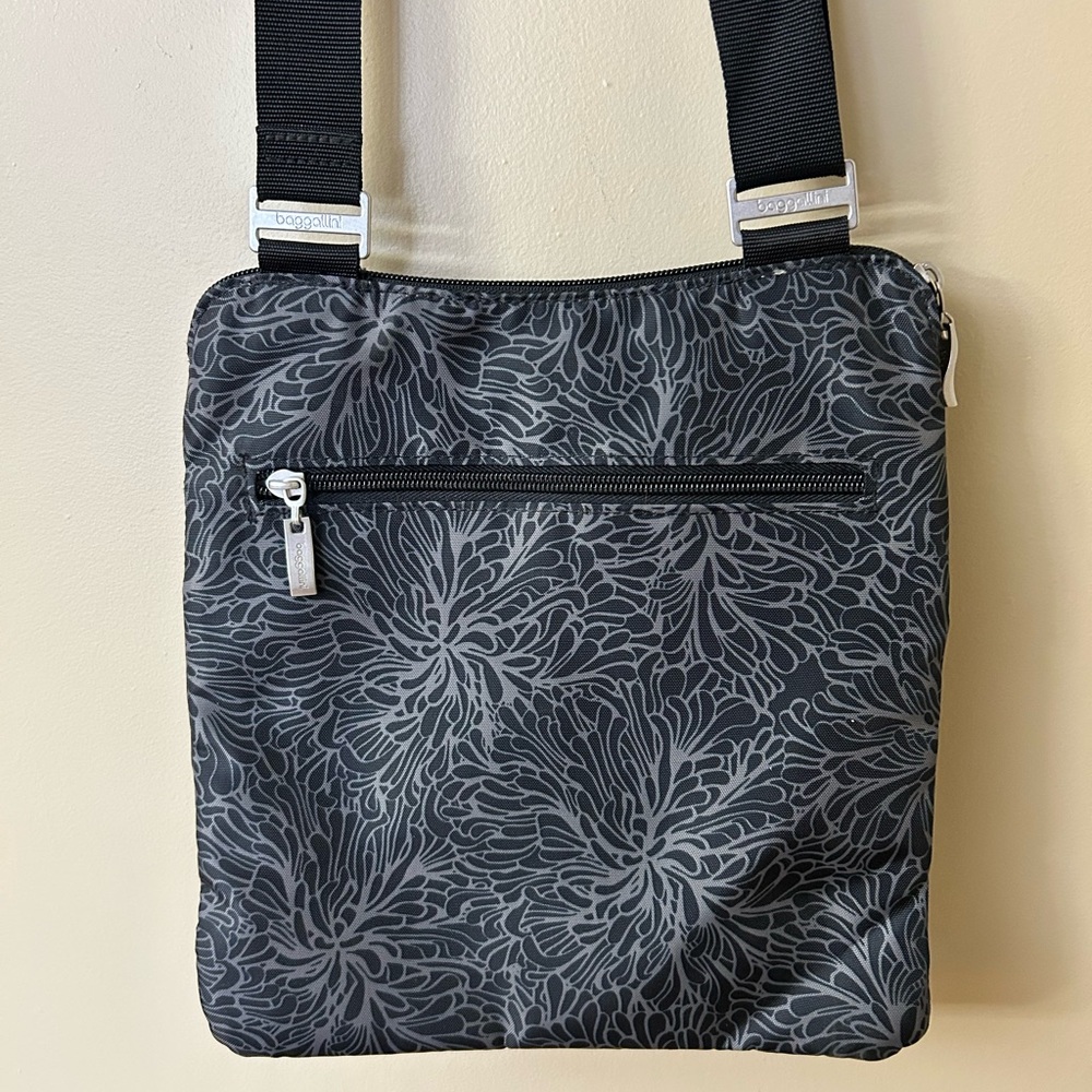 Baggallini Horizon Crossbody Bags for Women 10x10.5 Lightweight Water-Resistant - Picture 6 of 10